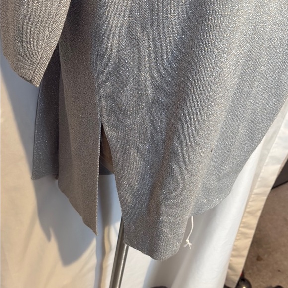 Elegant Gray Women's Sweater - Picture 4 of 5